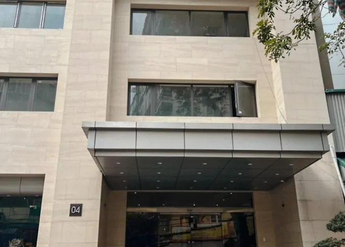 Skyline Tower - Service Apartments